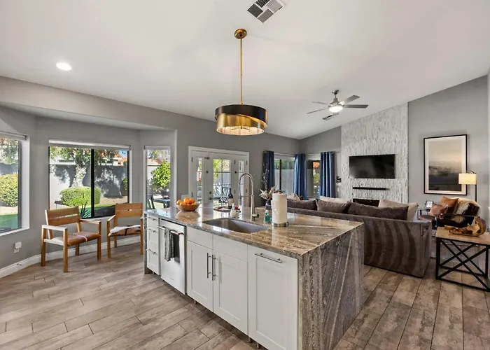 Lux Modern Escape Pool Putt Kierland Commons Holiday home *