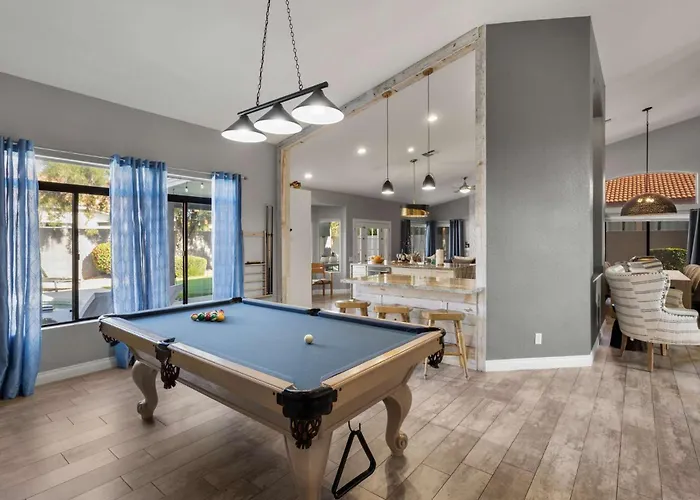 Lux Modern Escape Pool Putt Kierland Commons Holiday home Phoenix