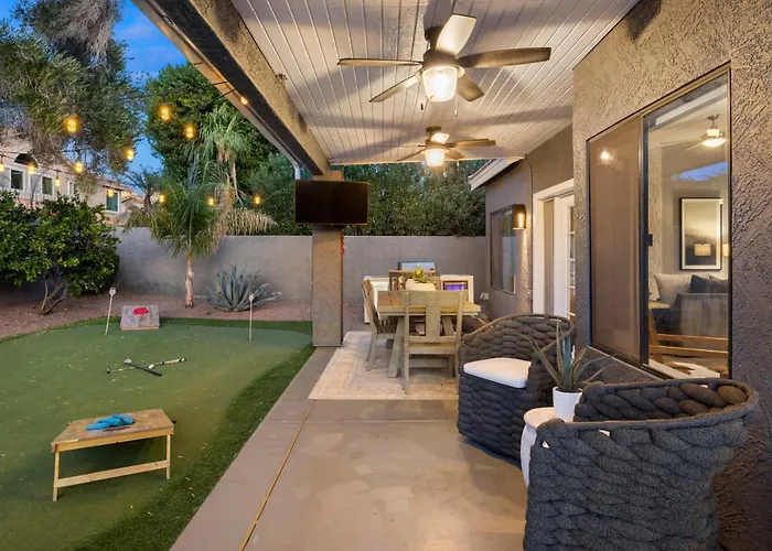 Holiday home Lux Modern Escape Pool Putt Kierland Commons *