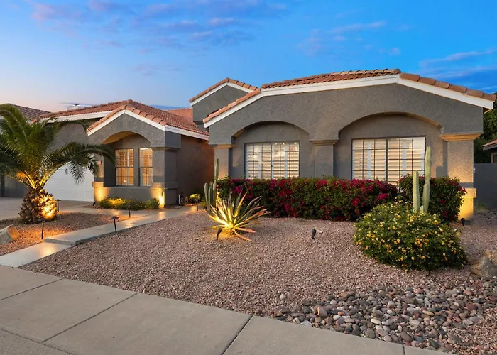 Holiday home Lux Modern Escape Pool Putt Kierland Commons