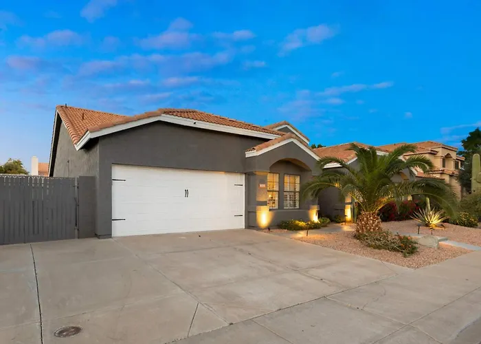 Holiday home Lux Modern Escape Pool Putt Kierland Commons